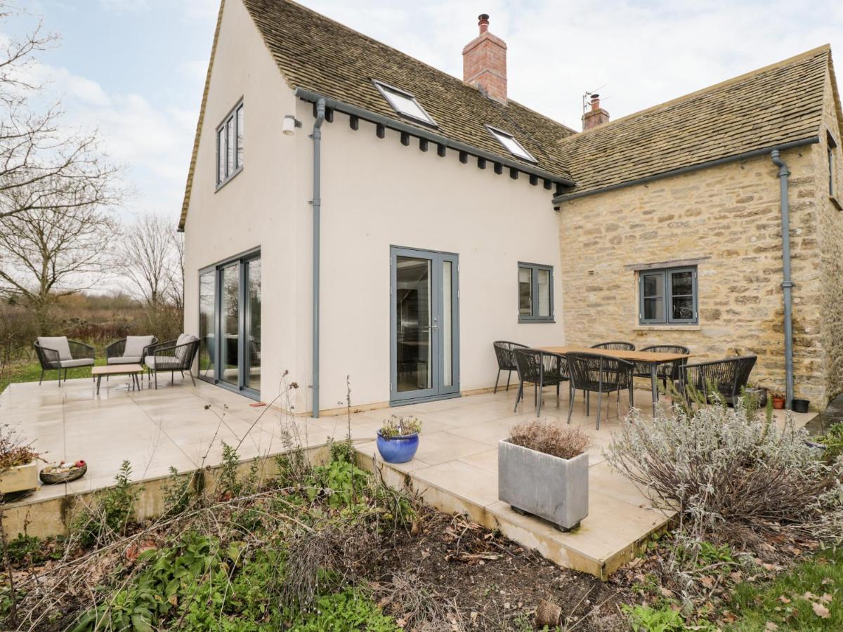 High Cogges Farm Holiday Cottages Witney Eksteriør billede